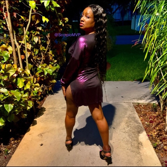 NWOT Metallic Long-Sleeve Deep V-Neck Wrap - Picture 4 of 7